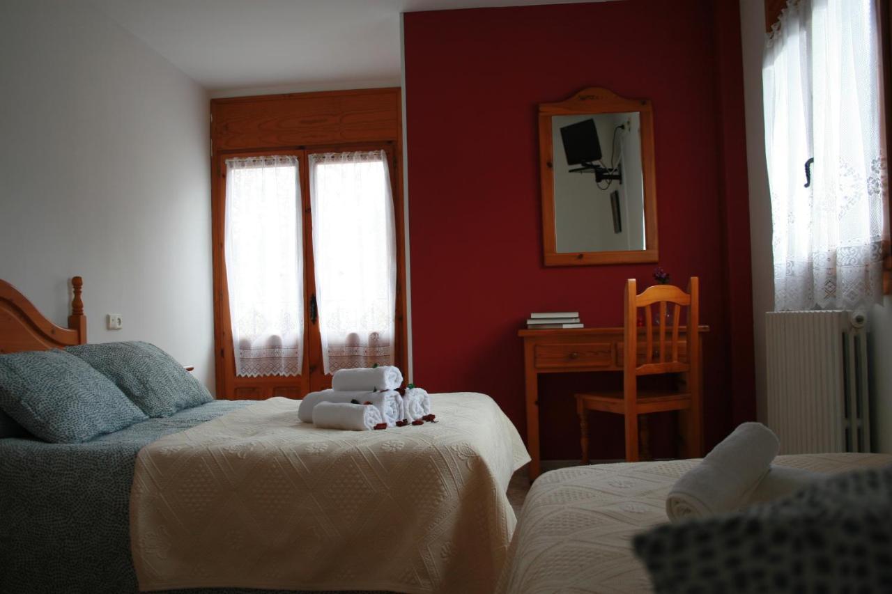 Fonda Naval Hotell Escalona Exteriör bild